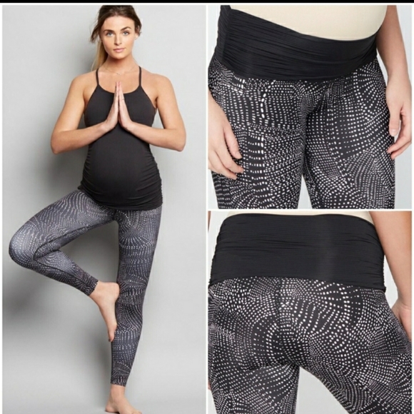 Beyond Yoga beyond the bump black dot leggings - Picture 1 of 7